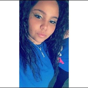 Meet your Posher, Esmeralda